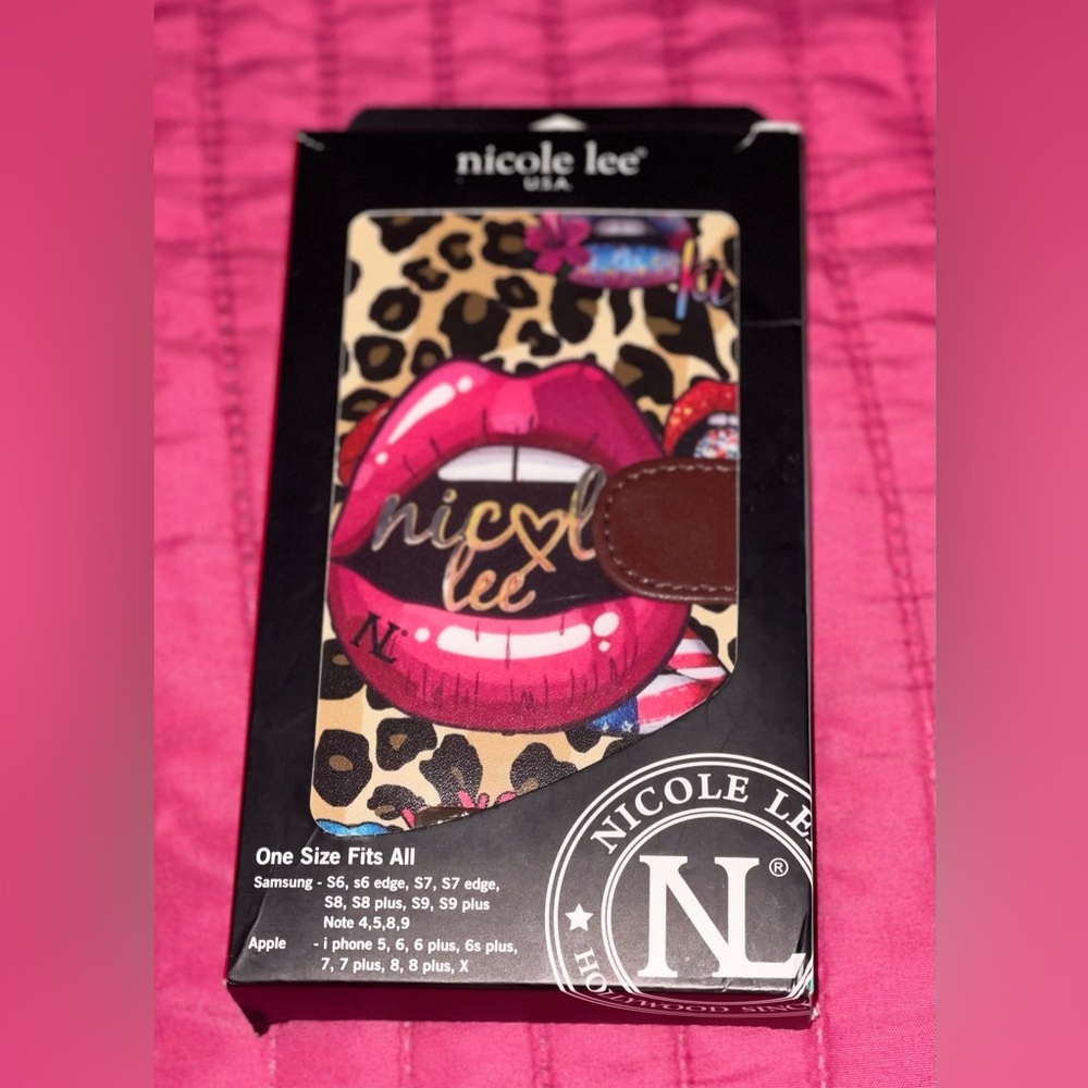 Nicole Lee Cellphone Case Wild Lips in Leather